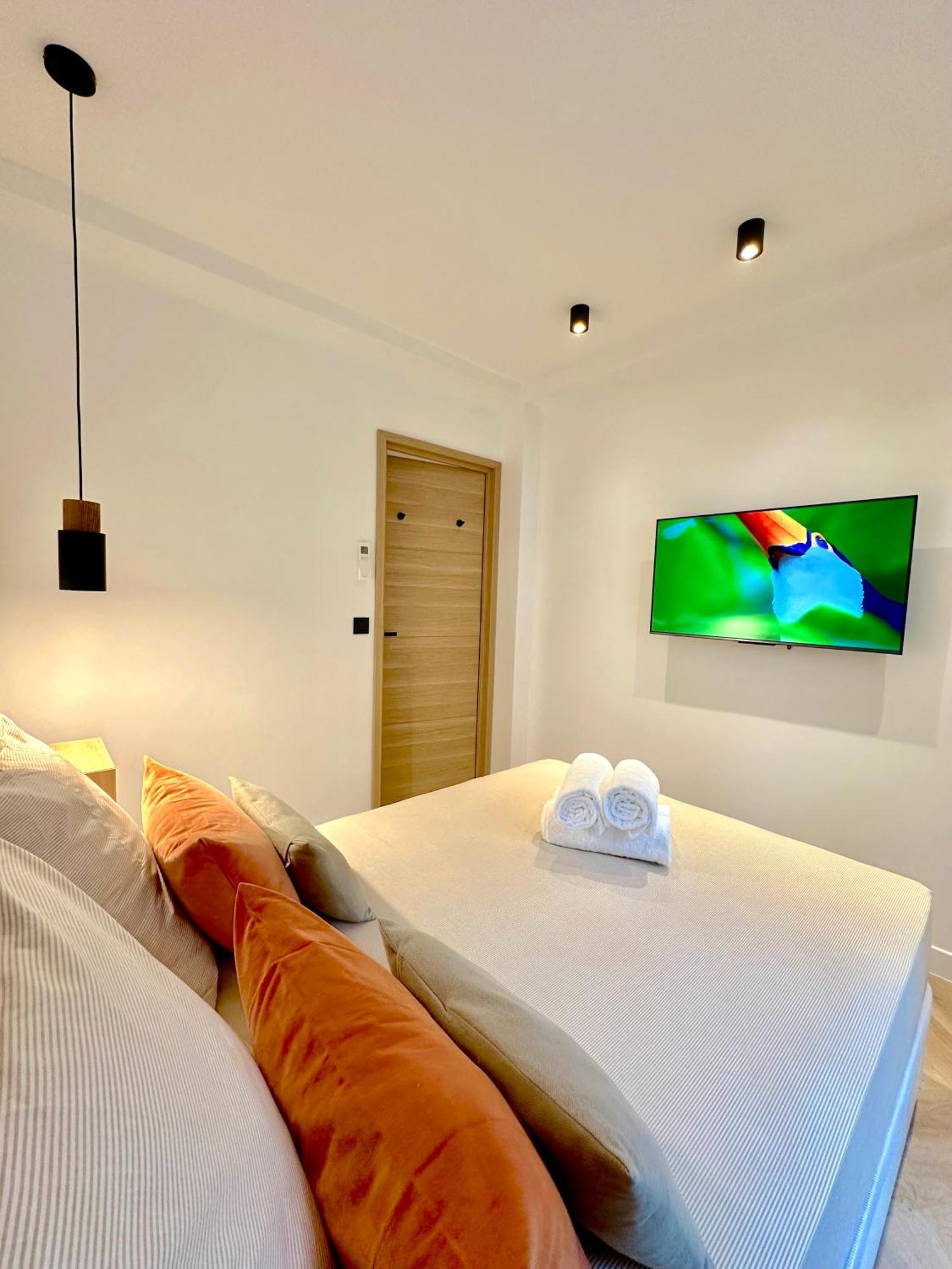 Monaco # Menton - 6 Persons - 2 Bedrooms - Full Renovated - Private Parking - Hypercenter - Clim - Beach And Sun Μεντόν Εξωτερικό φωτογραφία